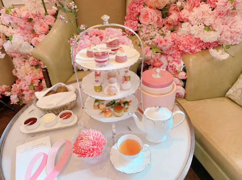 雅诗兰黛2019粉红丝带联名下午茶，天然红宝石巧克力打造粉红梦幻甜点时光~