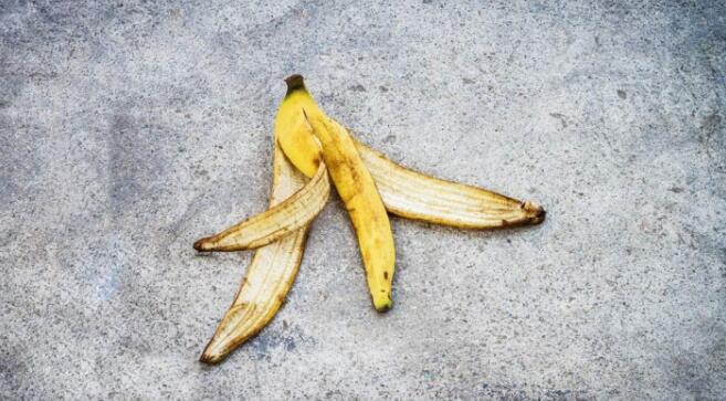 香蕉皮的功效与作用,香蕉皮的作用,不要扔掉那些香蕉皮！